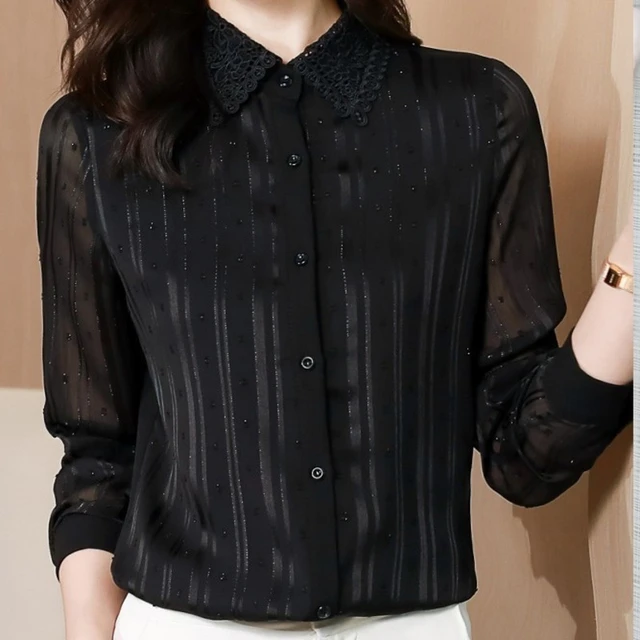 women black shirt